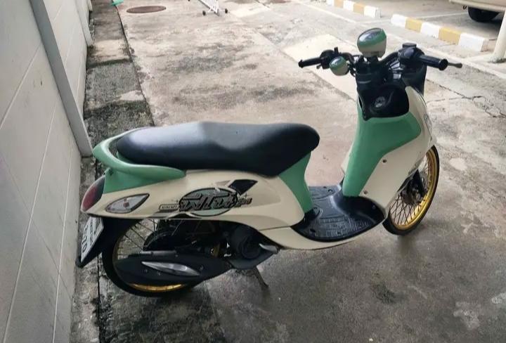 Yamaha Dino สีขาว-เขียว 3