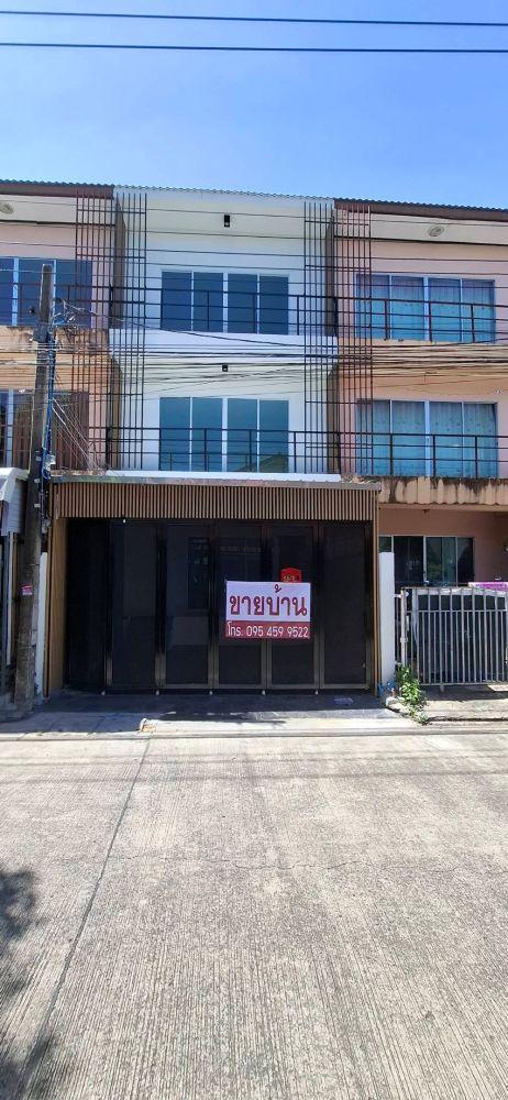 ขายทาวน์โฮม 3 ชั้น รีโนเวทใหม่พร้อมเข้าอยู่ ซ.พระยาสุเรนทร์ 17 - บางชัน ทำเลดี เดินทางสะดวก ใกล้ MRT สายสีชมพู  1