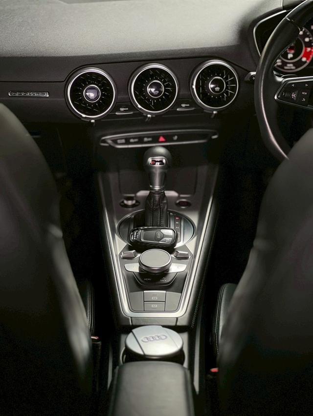 AUDI TT