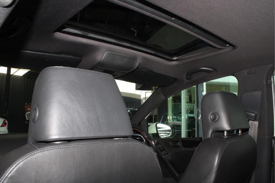 รหัสรถ JRS6605 Volkwagen Golf GTI 14