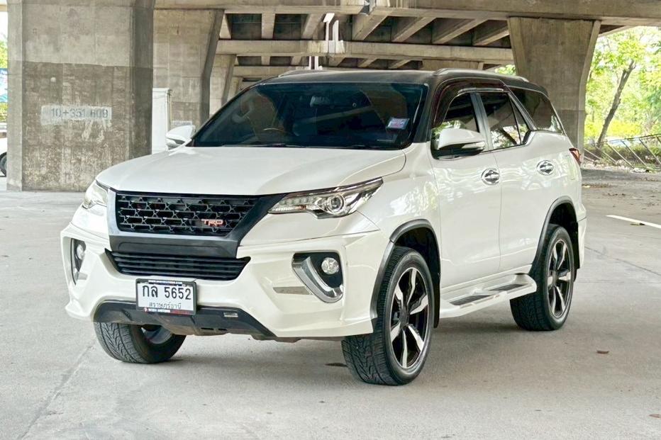 Toyota Fortuner 2.4 V 2WD AT 2016