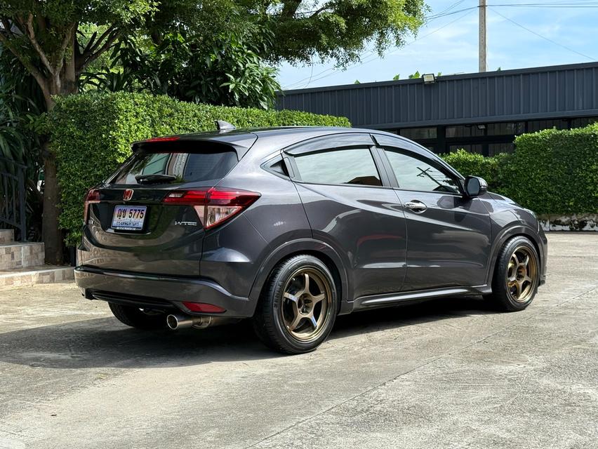 2018 HONDA HRV 1.8 EL รถมือเดียวออกป้ายแดง มาพร้อมของแต่งแท้เพียบ รถประวัติดี ไม่เคยมีอุบัติเหตุครับ 3