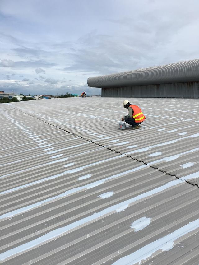 งานซ่อมบ้าน งานซ่อมหลังคารั่ว เปลี่ยนหลังคา ทาสีหลังคาใหม่ รูปย่อยที่ 4