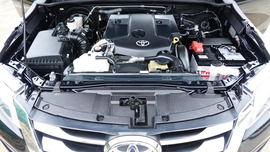 Toyota Fortuner 2.8 TRD Sportivo 2WD 2018 สีดำ