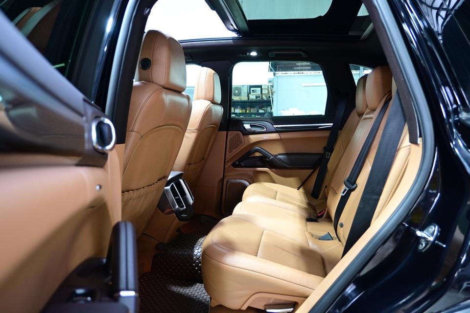 รหัสรถ JRS7335 Porsche Cayenne S Hybridปี 2012 | สีดำ รูปที่ 20