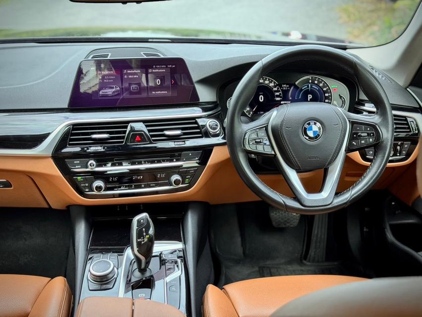 Bmw 530e Elite ปี 2020 วิ่ง 5x,xxx km  Bsi : 28/7/2026 (120,000 km)  Warranty: 28/7/2025 (200,000 km)  13