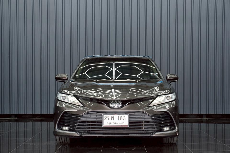 TOYOTA CAMRY 2.5 PREMIUM AT ปี 2021 จด 2022 สี เทา