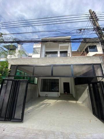 PB5361 ให้เช่าทาวน์โฮม 3ชั้น ซอยอ่อนนุช เขตสวนหลวง ที่จอดรถ 2 คัน