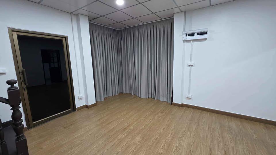 MBR10 ทำเลทองนาคนิวาส! เช่าบ้านเดี่ยวทำโฮมออฟฟิศ ลาดพร้าว 71 (ซอย 44) พื้นที่ 260 ตร.ม. 5 นอน 4 น้ำ ใกล้ Central Eastville 8