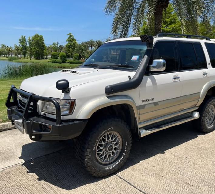 Isuzu Trooper สีขาวเท่ๆ 2