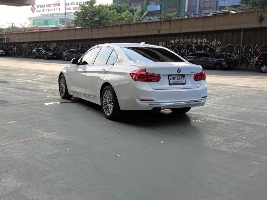 ขายรถ BMW 320I Luxury ปี 2018 สีขาว เกียร์ออโต้ 6