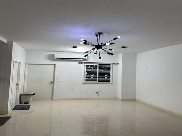 ให้เช่า ทาวน์โฮม 3 ชั้น ซอยลาดพร้าว 126 โครงการ เดอะ คอนเนค อัพ3 ใกล้ รถไฟฟ้าสายสีเหลือง ใกล้ The Mall บางกะปิ 3