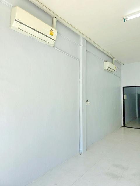 อินทามระ8-14 BTSสะพานควาย 1กม. ให้เช่าอาคารพาณิชย์ 3 ชั้น 20 ตร.วา. 240 ตร.ม. ม.หอการค้า 900 ม. 2นอน 2น้ำ 3