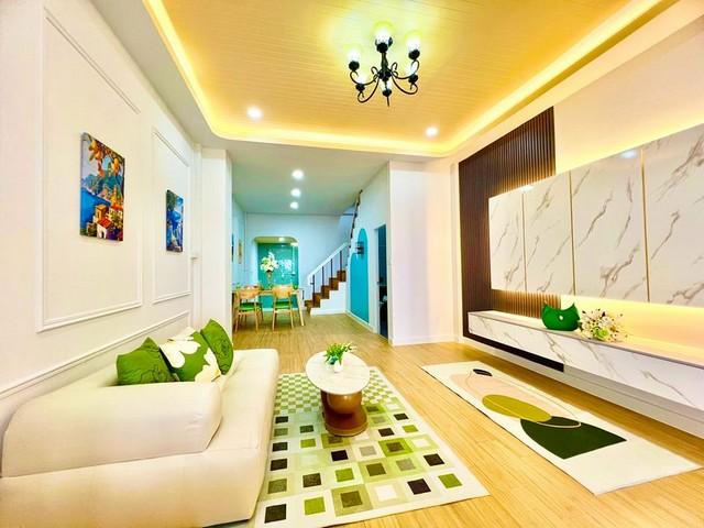 ขายทาวน์เฮ้าส์ หมู่บ้านรินทิชา ซอยร่มเกล้า6 ใกล้ตลาดมีนบุรี ทำเลดี บ้านสวยแต่งใหม่หมด 1