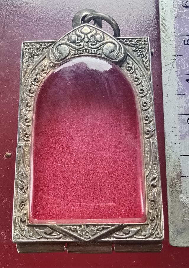 ตลับเงินเก่าใส่พระสมเด็จ