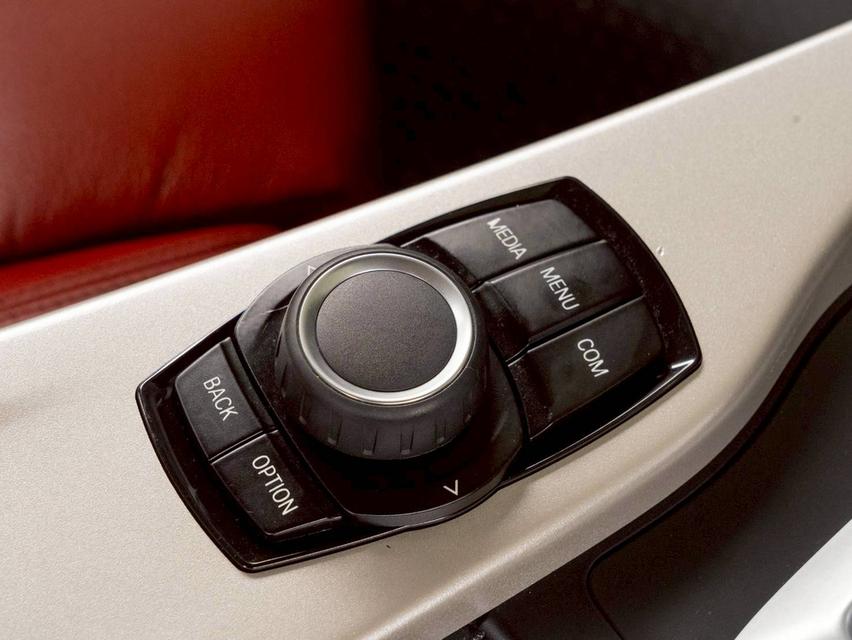 BMW 330e 2.0 Sport ปีจด 18 8