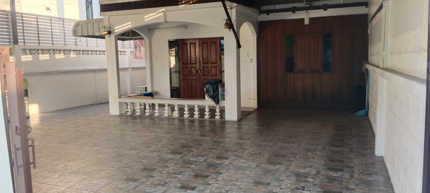 บ้านแฝด 3 ห้องนอน 2 ห้องน้ำ 2