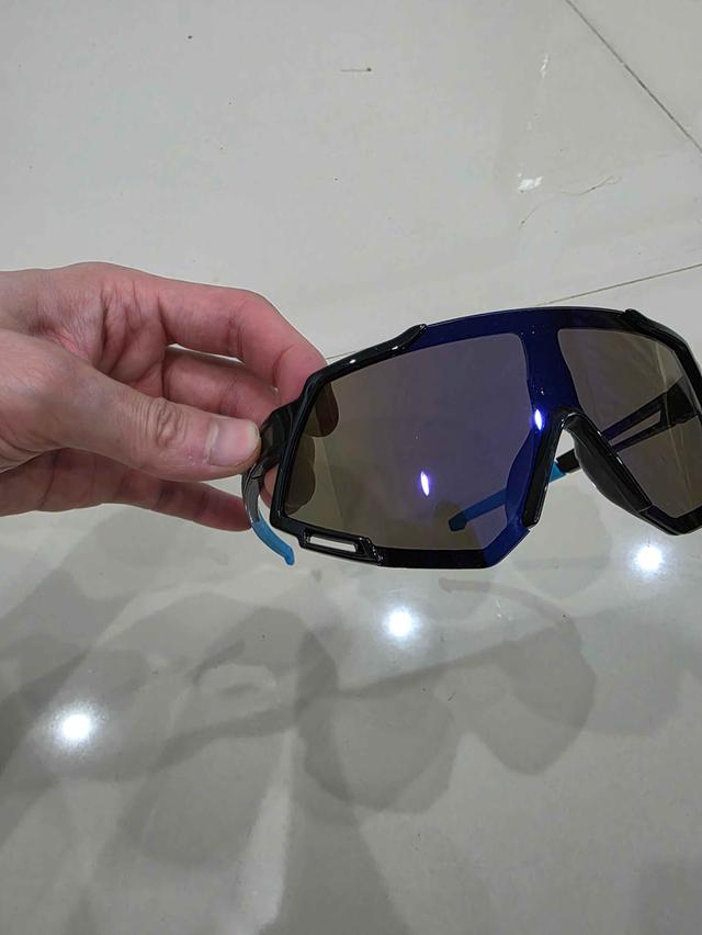 A.แว่นจักรยาน แว่นกันแดด SUN GLASSES สวย เดิมๆ หายาก วินเทจ เท่ อย่างดี สภาพใหม่ๆ พร้อมส่ง รูปที่ 3