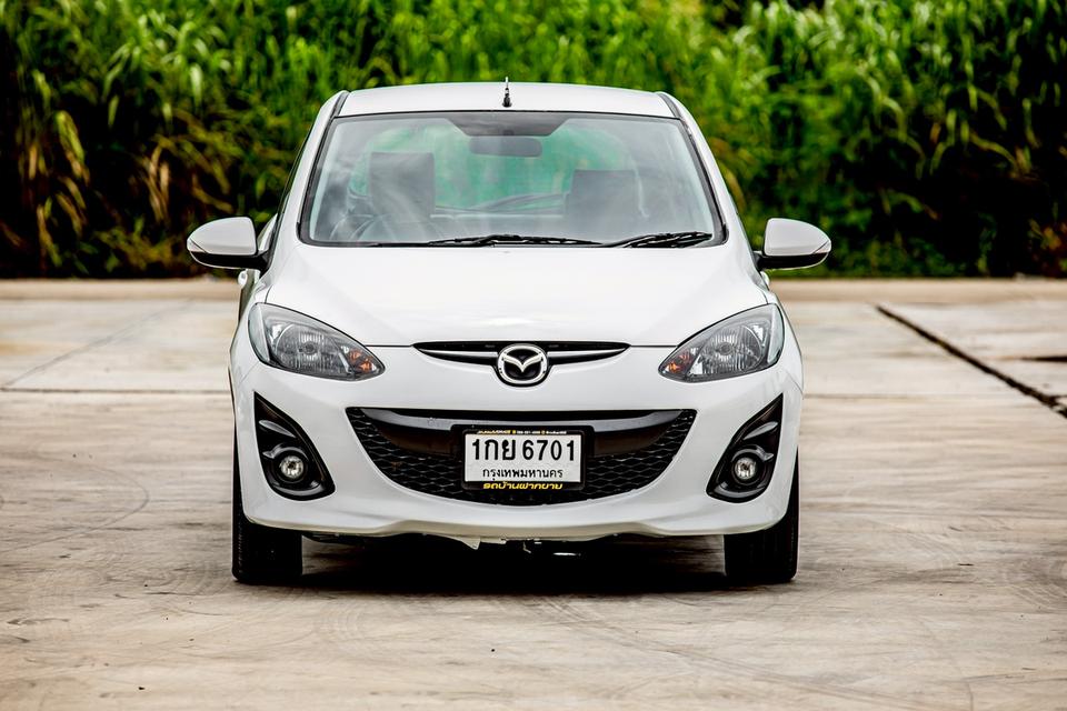 Mazda2 1.5 Spirit Sport สีขาว ปี 2013 มือเดียวป้ายแดง