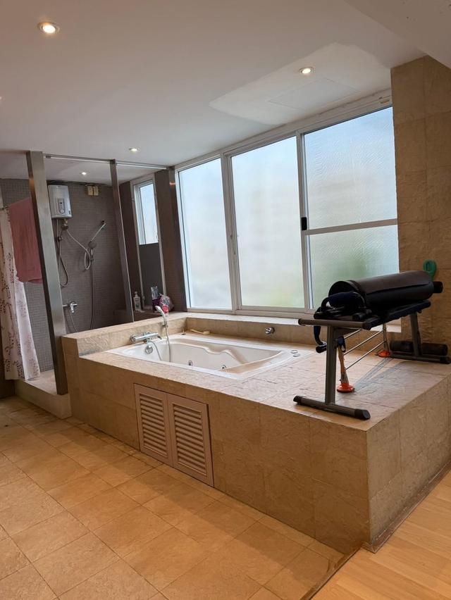 อาคารพาณิชย์ 2 ห้องที่ ตีทะลุกัน 14