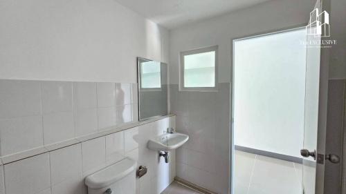 🏢 ขายอาคารพาณิชย์ "หลังมุม" รีโนเวทใหม่ | ม.ลภาวัน 22 บางใหญ่ โอกาสทอง! ราคาต่ำกว่าประเมิน — เครดิตดีมีเงินเหลือหลักแสน! 5