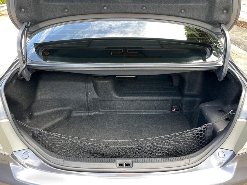 TOYOTA CAMRY 2.4 HYBRID ปี 2010 สภาพนางฟ้า 13