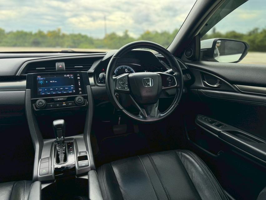 HONDA CIVIC FK  1.5 TURBO  สีขาว ปี 2018 เกียรออโต้   17