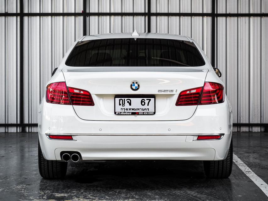 รูป BMW Series 5 528i Luxury LCI ปี 2016 สีขาว 5