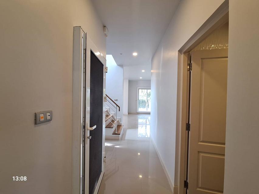 บ้านเดี่ยว เซนโทร วัชรพล ติดถนนสุขาภิบาล 5 หลังมุม ราคาเพียง 7.29 ลบ. 8