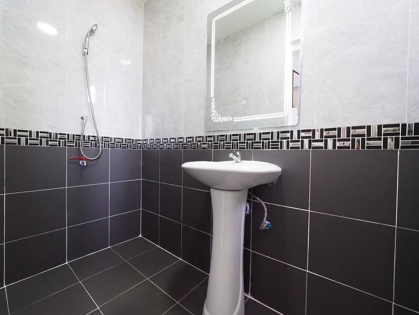 ขายอาคารพาณิชย์ 3.5 ชั้น+ดาดฟ้า ม.บัวทองธานี ขนาด 15 ตรว. 5นอน 3น้ำ [บางใหญ่-กาญจนาภิเษก] ขาย 1.99ล้าน 10