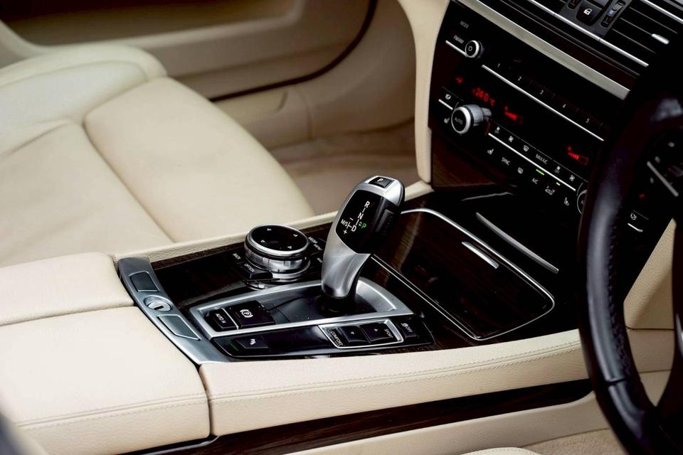 รหัสรถ PR20 Bmw 730 Li ( Model F02 LCI )ปี 2015  8