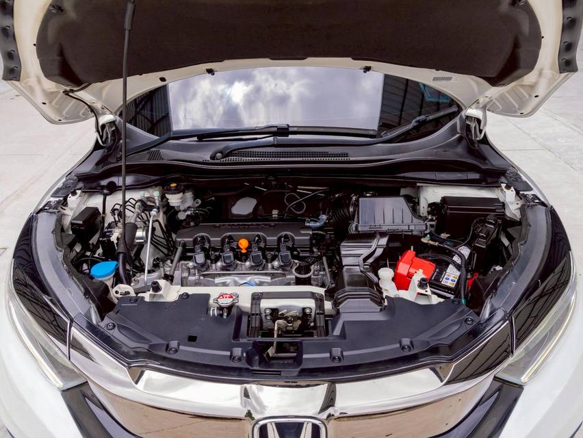 Honda HR-V 1.8RS ปี 2018 เจ้าของเดียว เล่มพร้อม กุญแจสำรองครบ 17