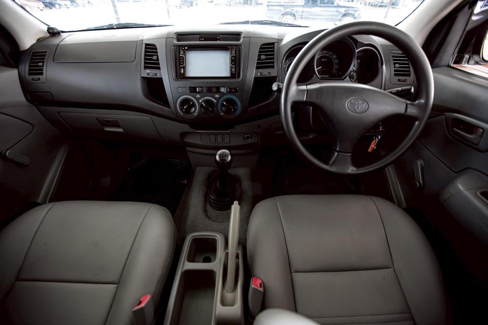 Toyota Vigo Cab 2.5J ดีเซล เกียร์ธรรมดา ปี 2010 สีขาว  14