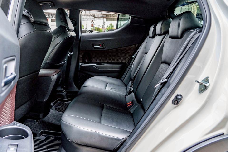 รหัสรถ NP9938 TOYOTA C-HR 1.8HV HI 2019 13