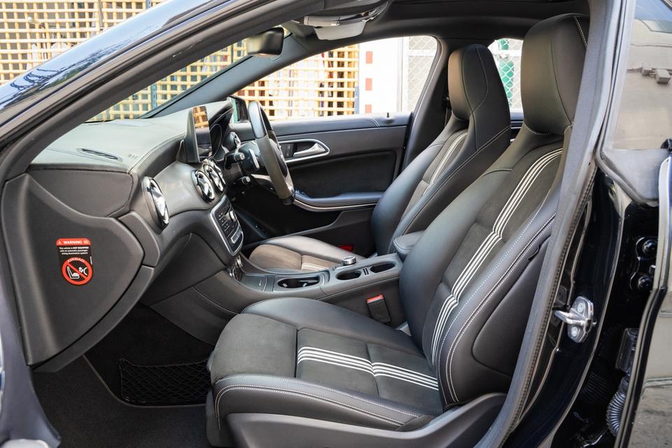 2019 Benz CLA250 AMG " White Art Edition " รูปที่ 7