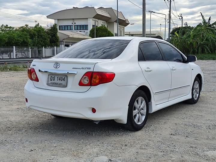 Toyota Corolla Altis สีขาว 5