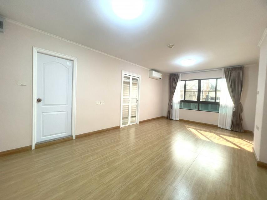 ขาย คอนโด ลุมพินีเพลส พระราม 3 - เจริญกรุง 31.09 ตรม แยกครัว ห้องรีโนเวทใหม่เอี่ยม ราคาสุดพิเศษ 2