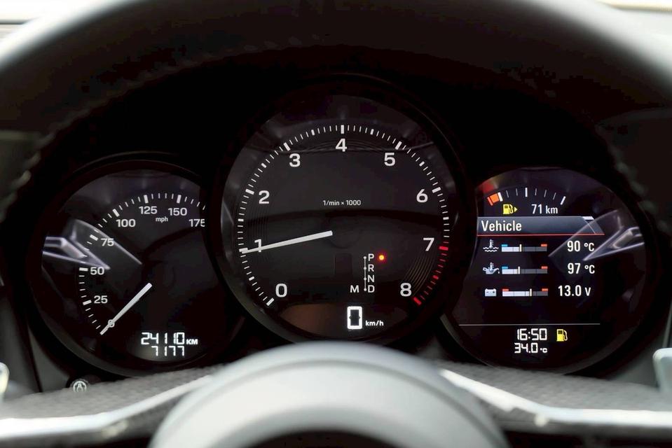 รหัสรถ PR3003 Porsche Macan 2.0 Turbo Facelift ปี 2024 14