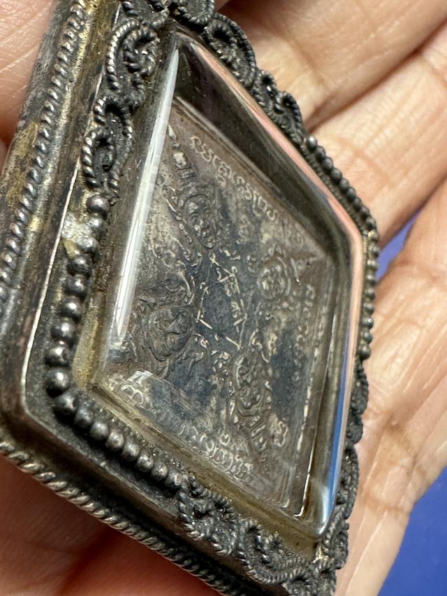 เหรียญพระพรหมสี่หน้า เนื้อเงินหลังจาร เลี่ยมเงิน ไม่ทราบที่ รูปที่ 8