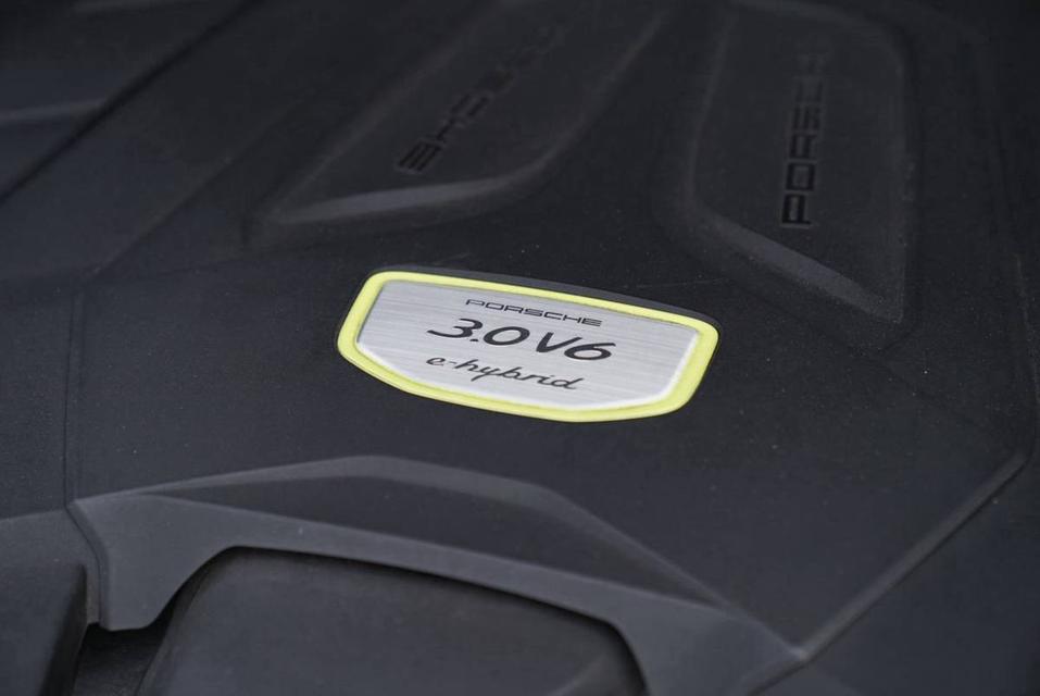 (แจ้งรหัสรถ 67GG9951) Porsche Cayenne Coupe 2020 รูปย่อยที่ 2