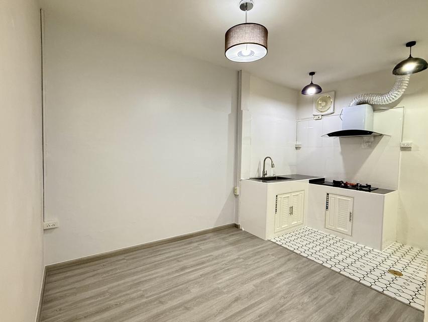 ทาวน์โฮมชั้นเดียว ติดตลาดไฟฟ้า เสม็ด แยกคีรี 4