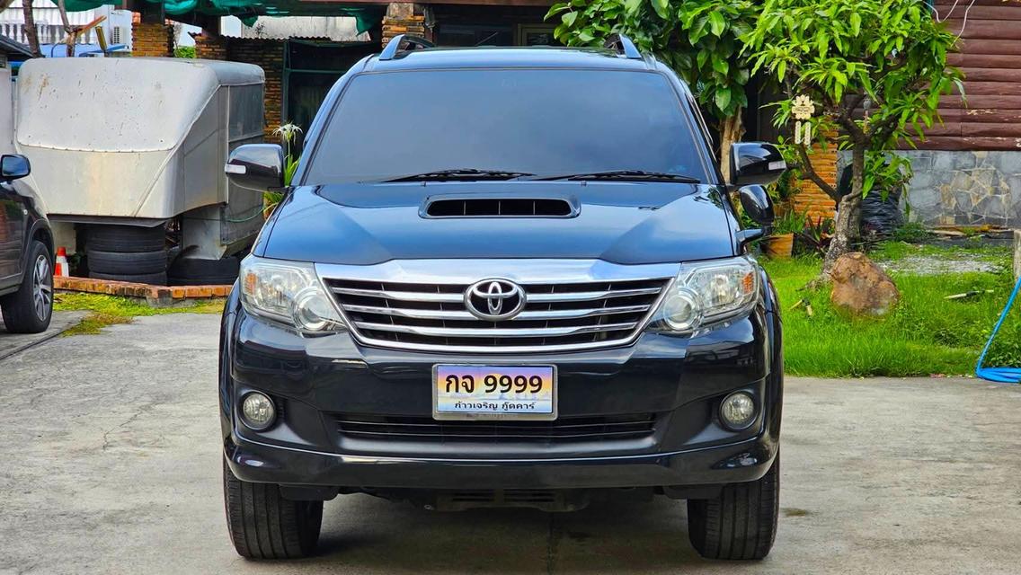 Toyota Fortuner 3.0V Auto ขับ 2 ปี 2013 รถบ้านมือเดียวจากป้ายแดง เลขไมล์ 180,000 กิโลแท้ ประวัติศูนย์