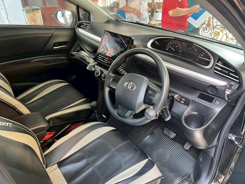 Toyota Sienta 1.5 G  รุ่นรองท๊อป ปี 2018 สีดำ รูปที่ 8
