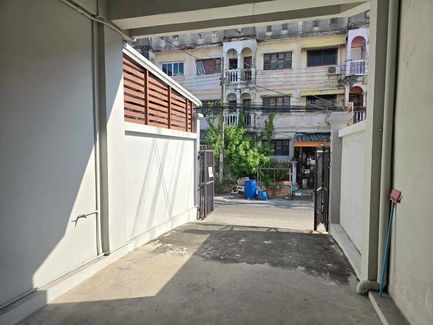 ขายทาวน์โฮม 4 ชั้น รีโนเวทใหม่ ใกล้รถไฟฟ้า สายสีชมพู มีนบุรี (N.1966) 12