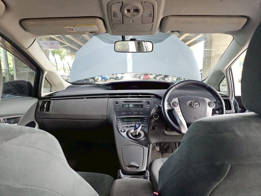 Toyota Prius Year 2012 (Hybrid) 16