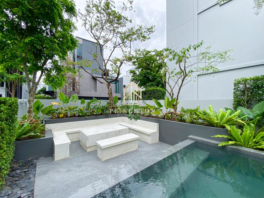 VIVE Krungthep Kreetha Comes with a Private Swimming Pool 18