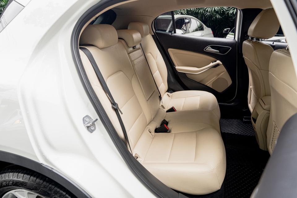 Mercedes-Benz GLA200 Urban Facelift  ปี 2020📢เข้าใหม่วันนี้ “𝐆𝐋𝐀𝟐𝟎𝟎”  👉🏼เลขไมล์แท้ 49,xxx km. 6