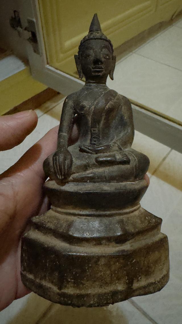 พระเชียงรุ่ง หรือ พระศิลปะล้านช้าง (ศิลปะพื้นบ้านแถบอีสาน/ลาว) รูปที่ 1