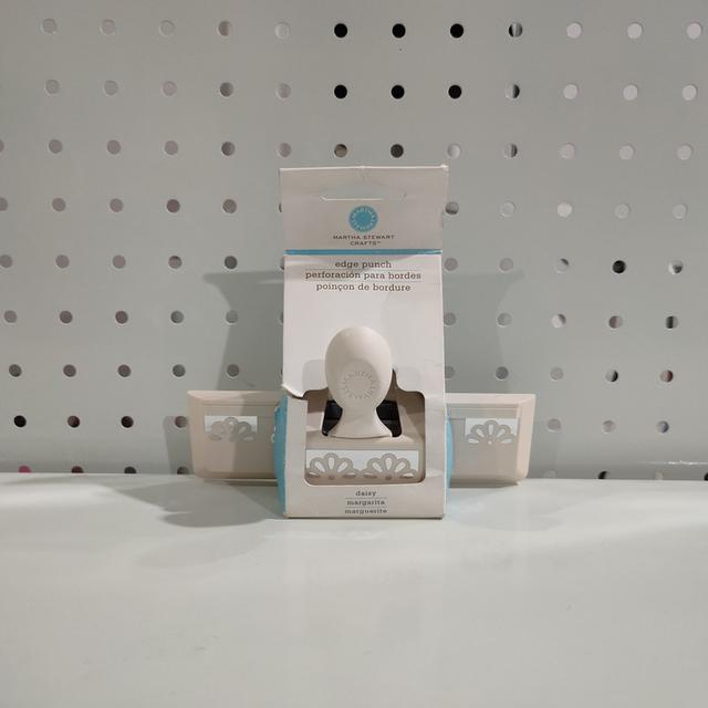 🔥ที่เจาะกระดาษสำหรับทำขอบ (Edge Punch) แบรนด์ Martha Stewart Crafts รุ่น Daisy