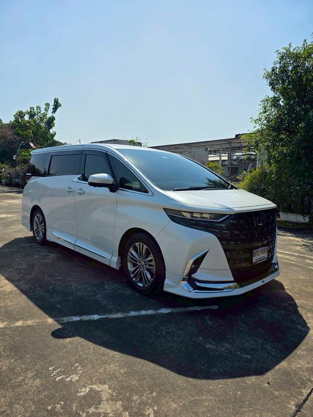 Toyota Alphard 2.5 Z 2WD TOP สีขาว ปี 2025 ไมล์ 30,000 กม.